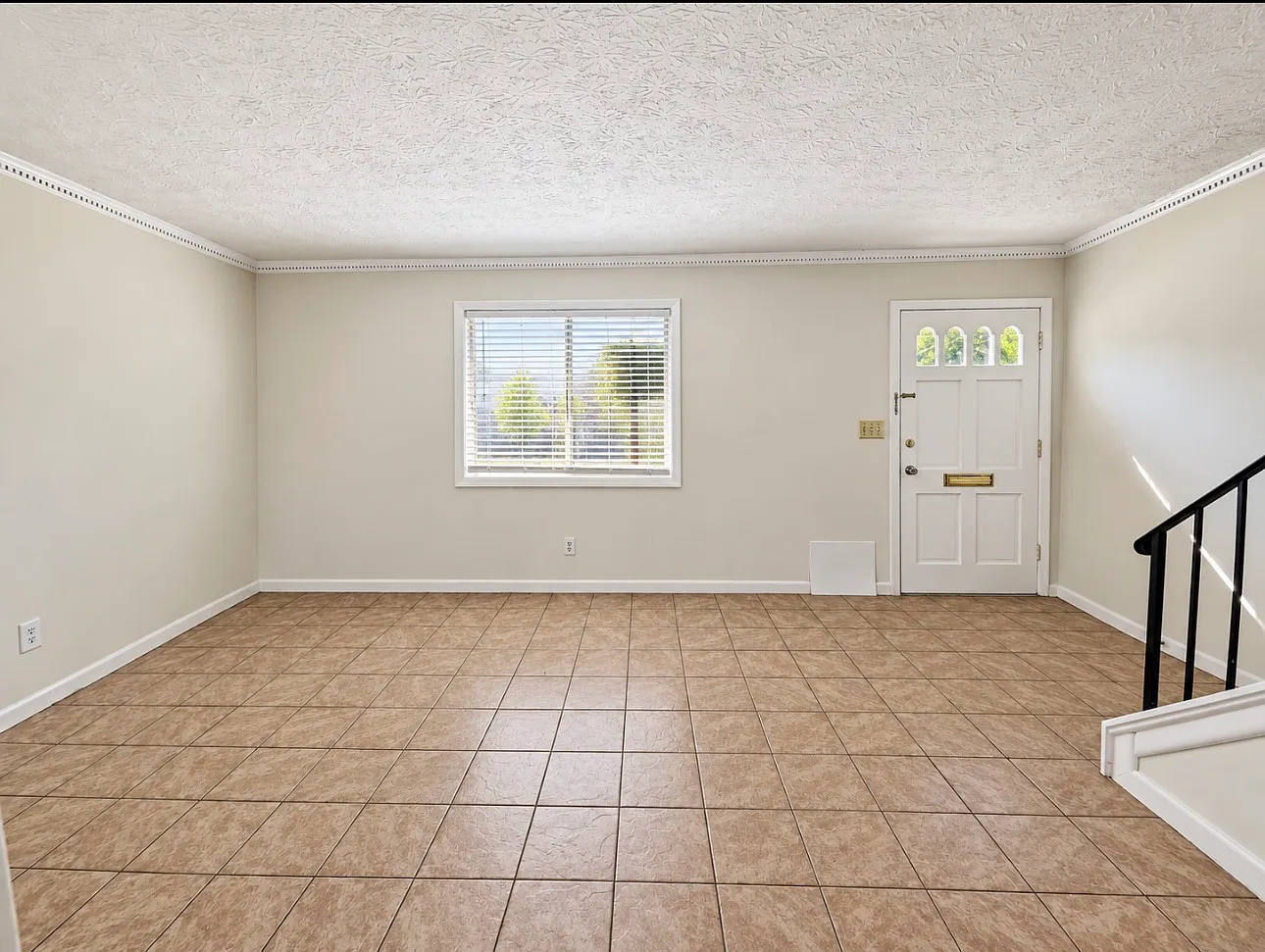 2 bed, 1180 sqft, $1,700 — Photo 4