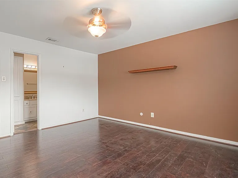 10217 Longmont Dr — Photo 21