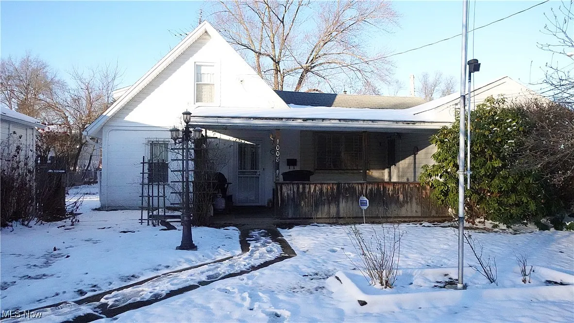 1008 Raymond St NW photo 1