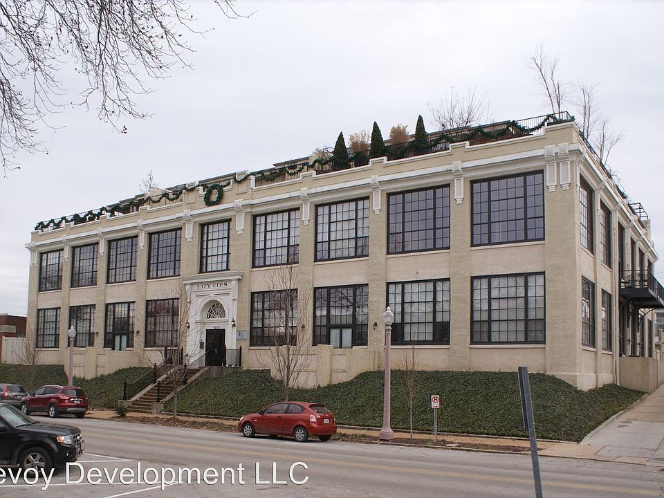 1st image of 4200 Laclede Ave APT 101