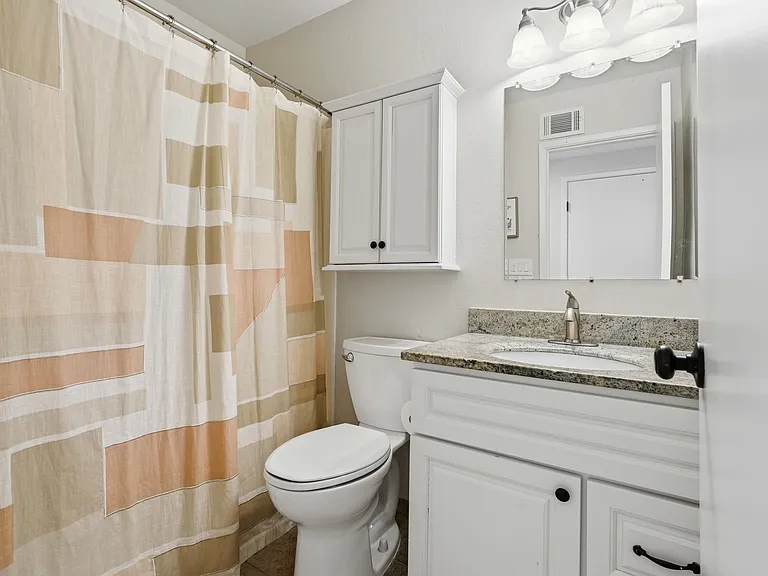 1256 Rainier Ave — Photo 16