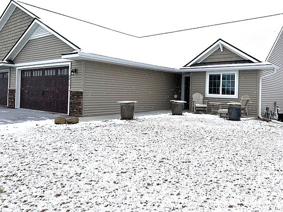 2nd image of 2812 Camelot Circle