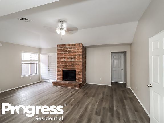 3rd image of 1505 Lantana Dr