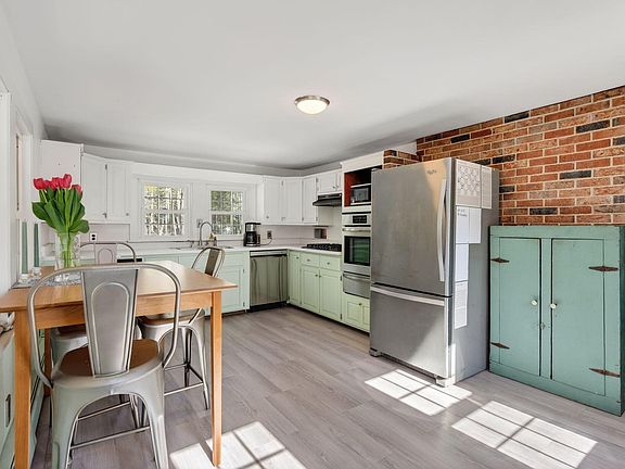 5th image of 10 Lower Flying Point Road