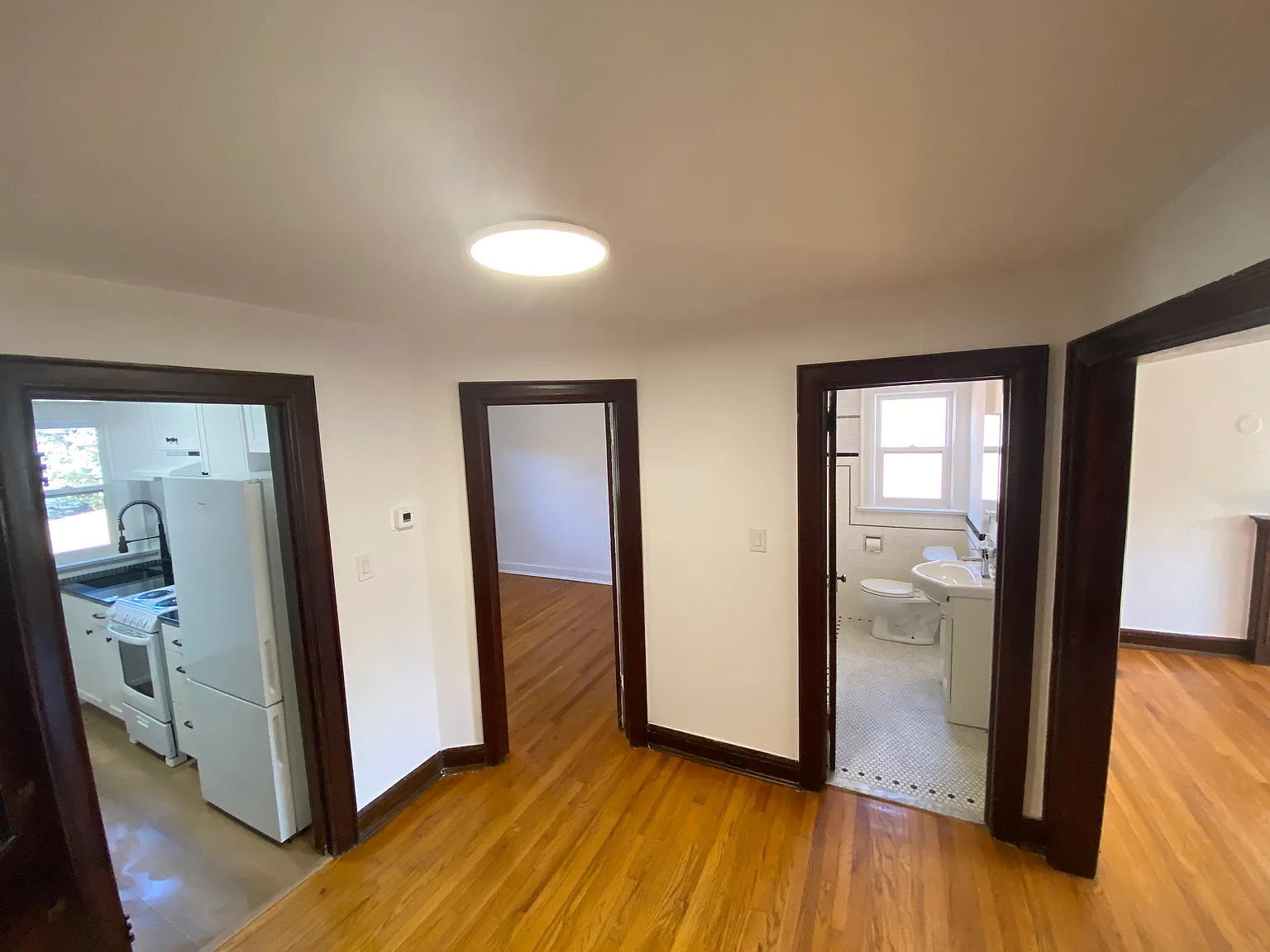 1 bed, 750 sqft, $1,950 — Photo 3