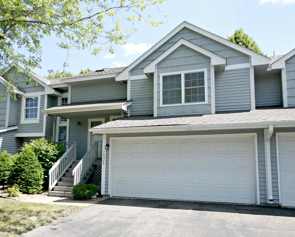 3 bed, 1858 sqft, $2,445 — Photo 1
