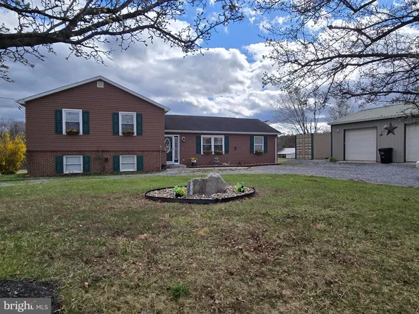 70 Kathys Ln, Hedgesville, WV 25427