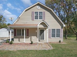 413 E Champ Clark Dr, Bowling Green, MO 63334