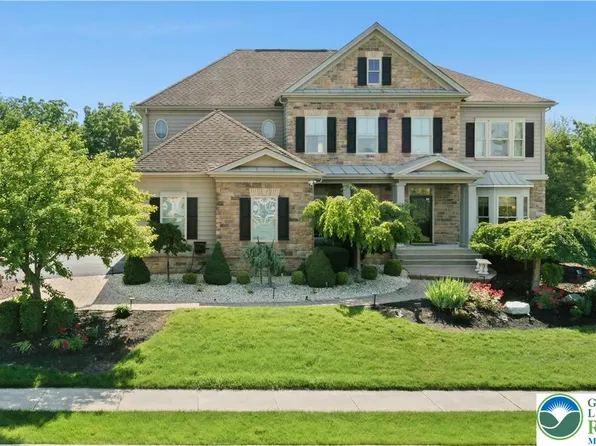 6883 Gwenmawr Rd, Bethlehem, PA 18017