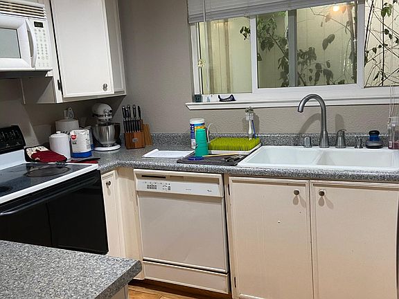 3rd image of 5844 Sequoia Ct