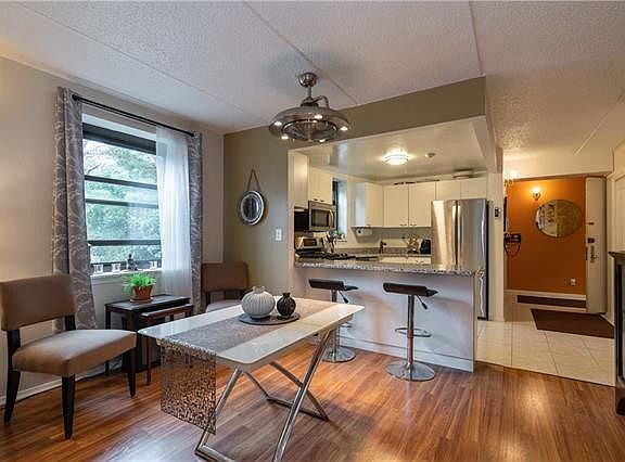 5th image of 1376 Midland Ave APT 311