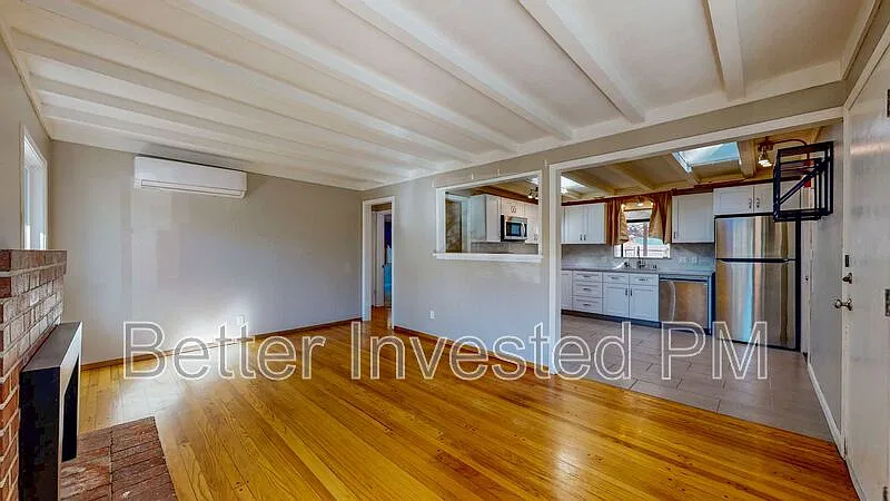 2 bed, 1.0 bath, 824 sqft, $2,950 — Photo 4