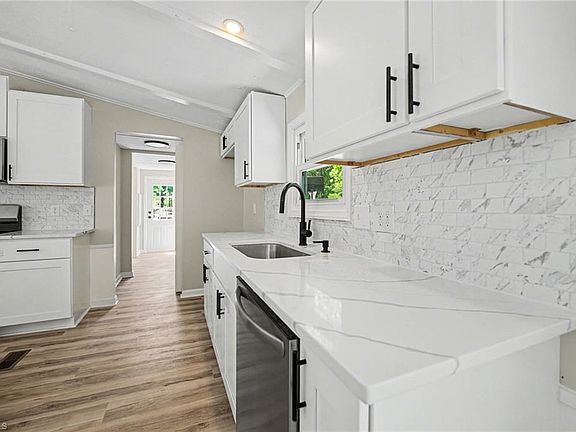 3rd image of 183 Old Mill Dr