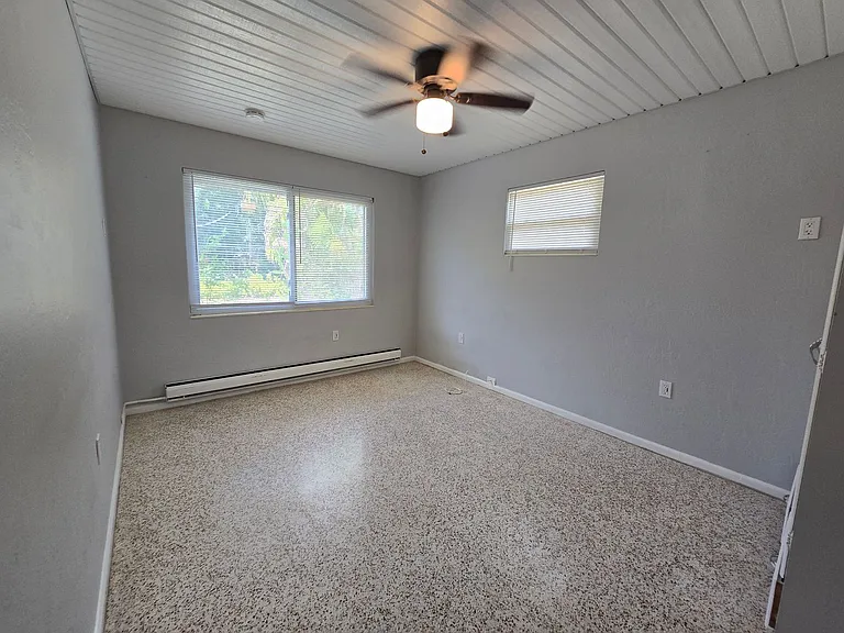 6346 Beechwood Ave — Photo 11