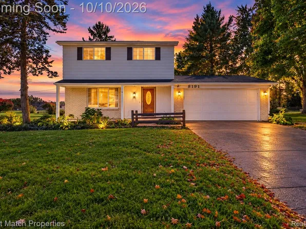 8191 E Huron Ct, White Lake, MI 48386