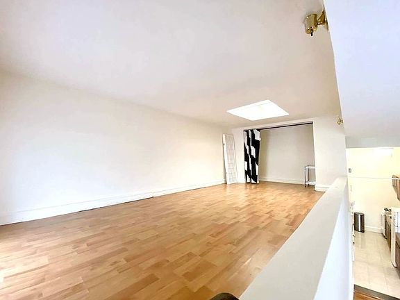 5th image of 142 W 87th St #D