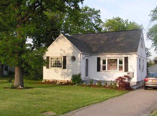 270 S Forest Rd, Williamsville, NY 14221