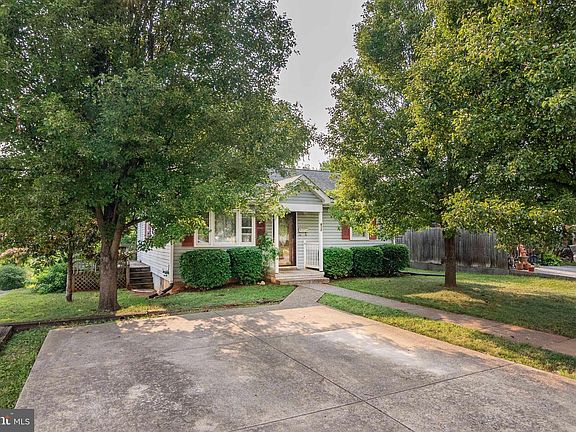 2nd image of 612 Belair Ave