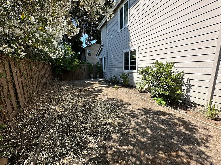 106 Oak Haven Pl — Photo 16