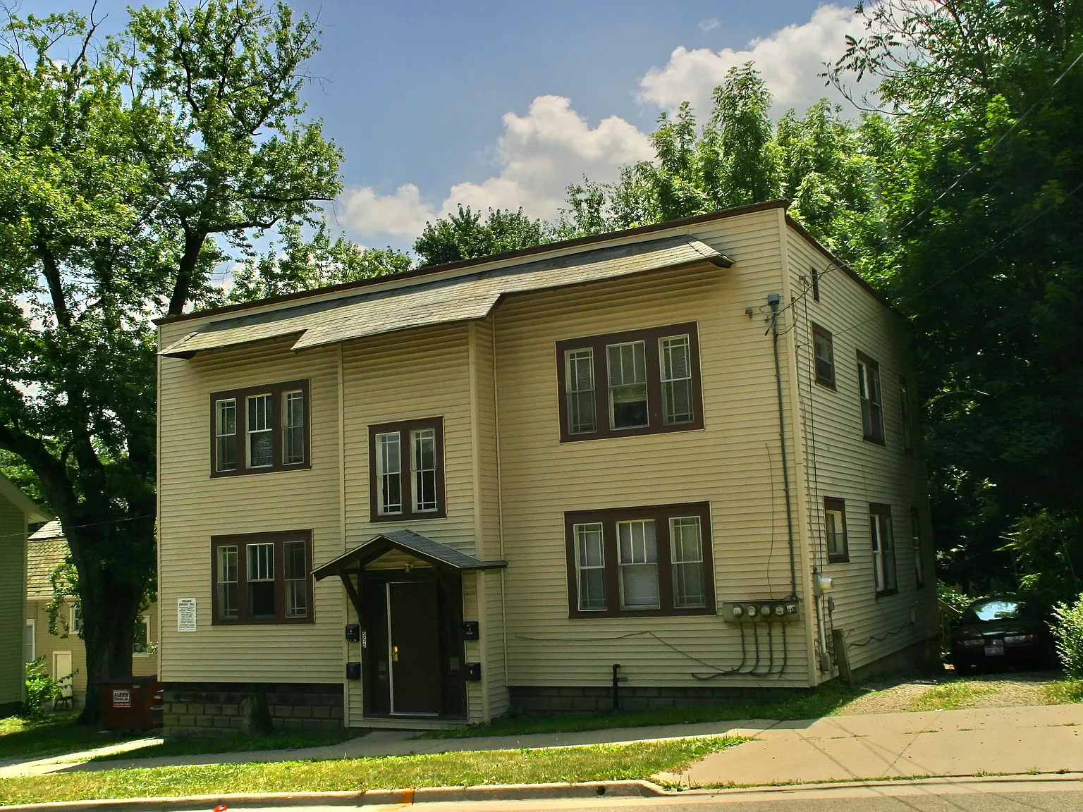 2 bed, 700 sqft, $790 — Photo 1