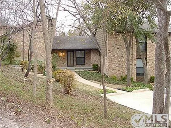 1406 W Pleasant Run Rd, Desoto, TX 75115