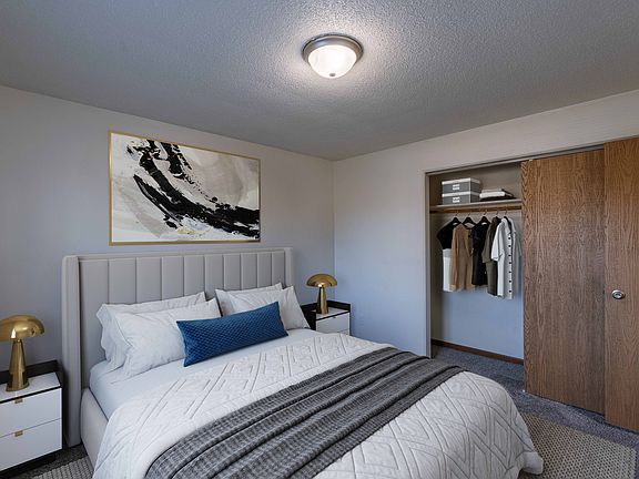Fargo, ND North Manor Apartments | Bedroom