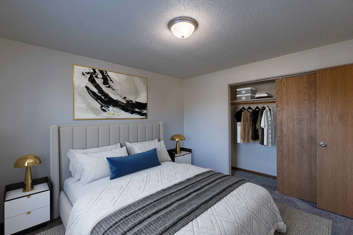 Fargo, ND North Manor Apartments | Bedroom - North Manor