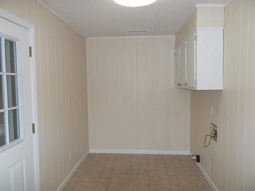 3rd image of 218 Glover Dr