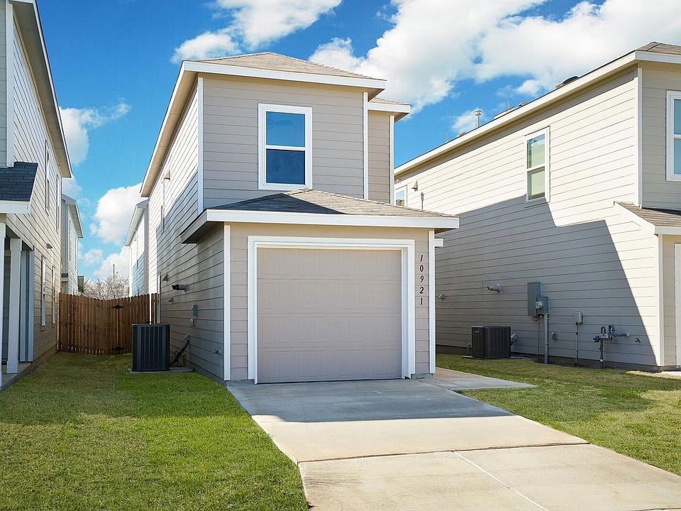 1st image of 10921 Presa Way