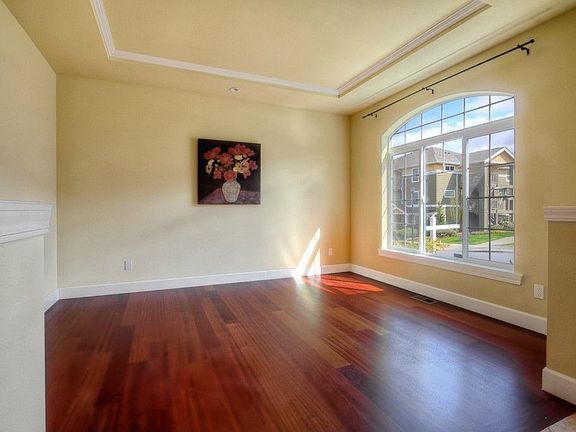 5th image of 1645 25th Ave NE