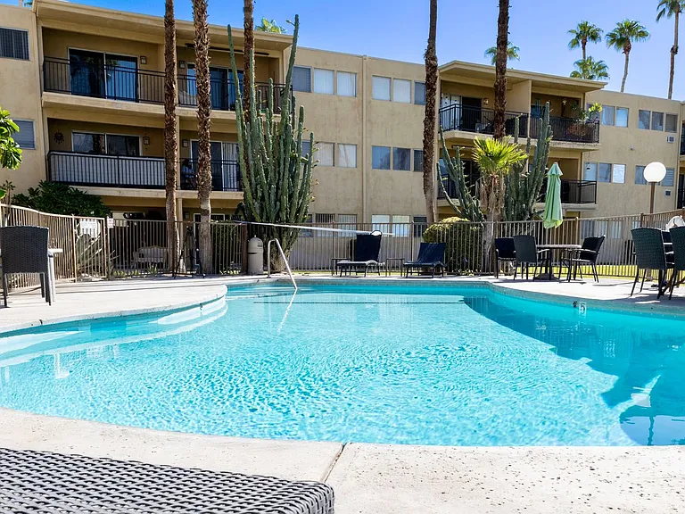 2580 E Tahquitz Canyon Way — Photo 16