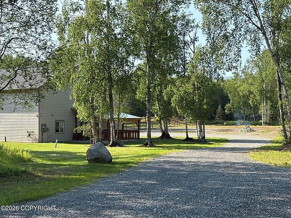 3rd image of 2995 E Paradise Ln