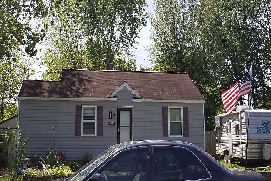 1st image of 910 James Dr