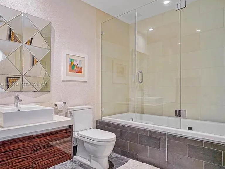 1100 Biscayne Blvd #4803 — Photo 17