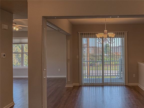 5th image of 102 Essex Ln Unit 9