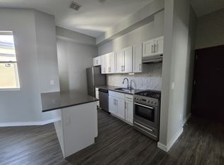 98 Clinton Ave #4022B, Newark, NJ 07114