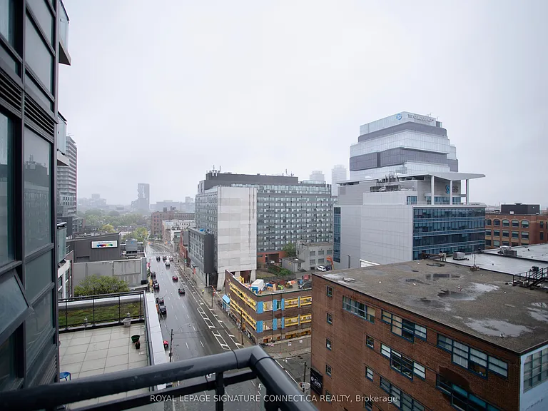 460 Adelaide St E #1112 — Photo 11