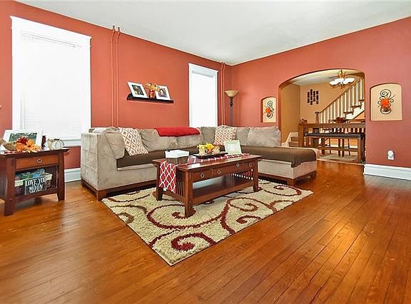 3rd image of 1931 Laubach Ave