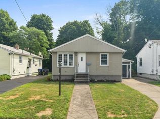 30 Centredale Ave, North Providence, RI 02911