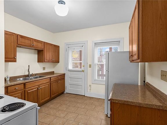 2nd image of 3202 Euclid Heights Blvd