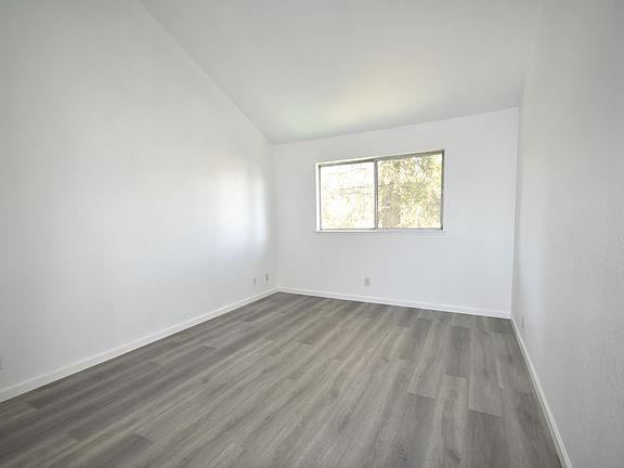 5th image of 5469 Giuffrida Ct