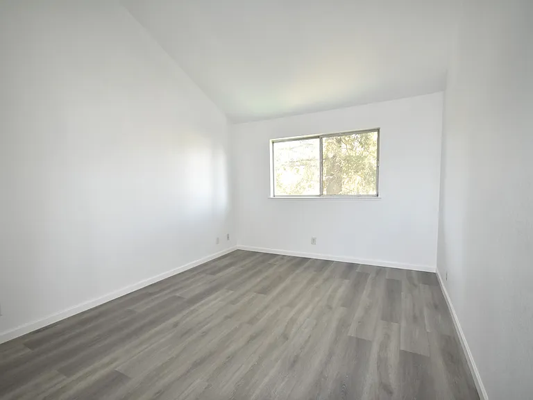 5469 Giuffrida Ct — Photo 5