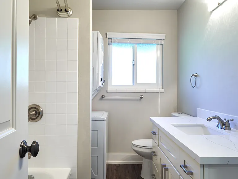Alamo #46 bath(no mirror)