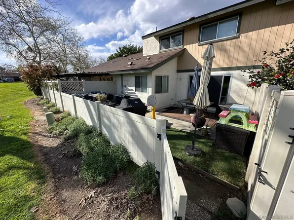 526 Smoketree Gln, Escondido, CA 92026