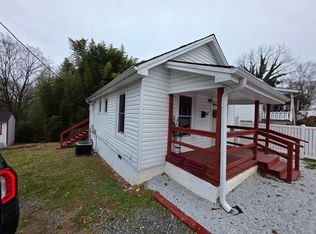 142 Welch St, Mount Airy, NC 27030