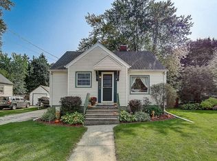 3727 62nd St, Kenosha, WI 53142