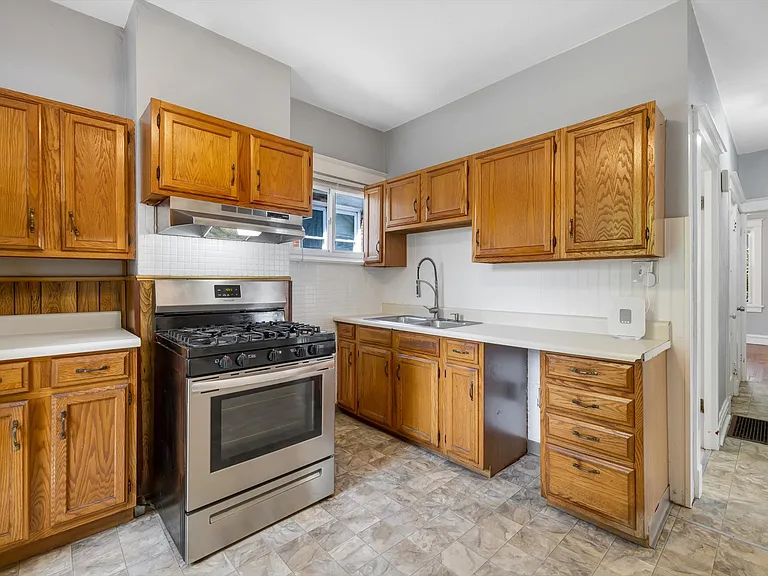 1223 Gruner Pl — Photo 27
