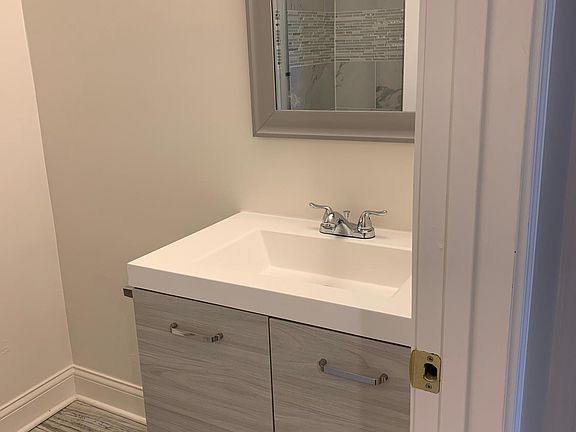 4th image of 2336 Forest Dr #202