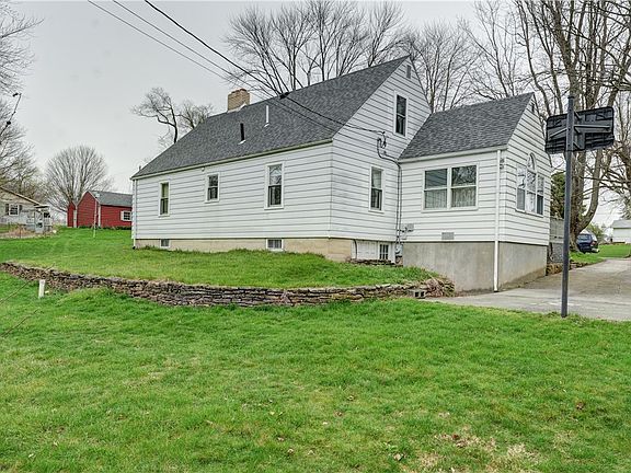 5th image of 112 Marvin St