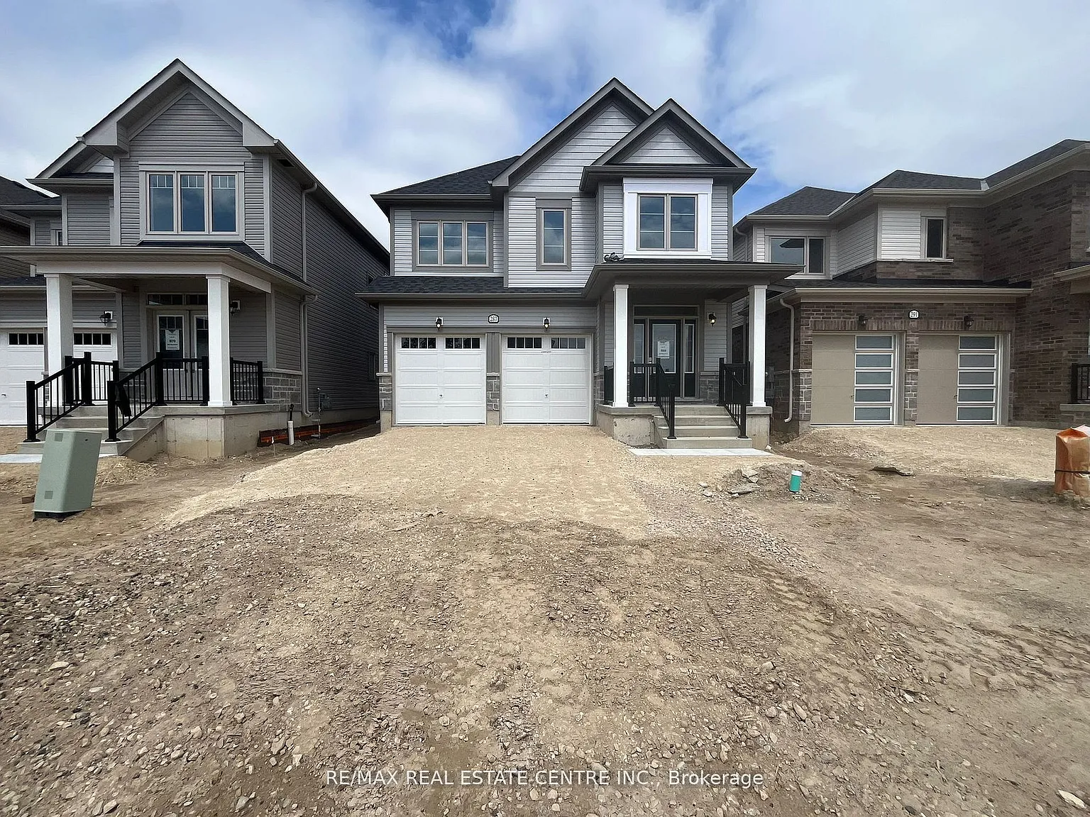 4 bed, $3,200 — Photo 1